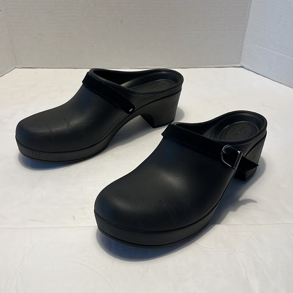 Crocs Sarah Black Platform Slip-On Clogs, Size 10 - Picture 15 of 15